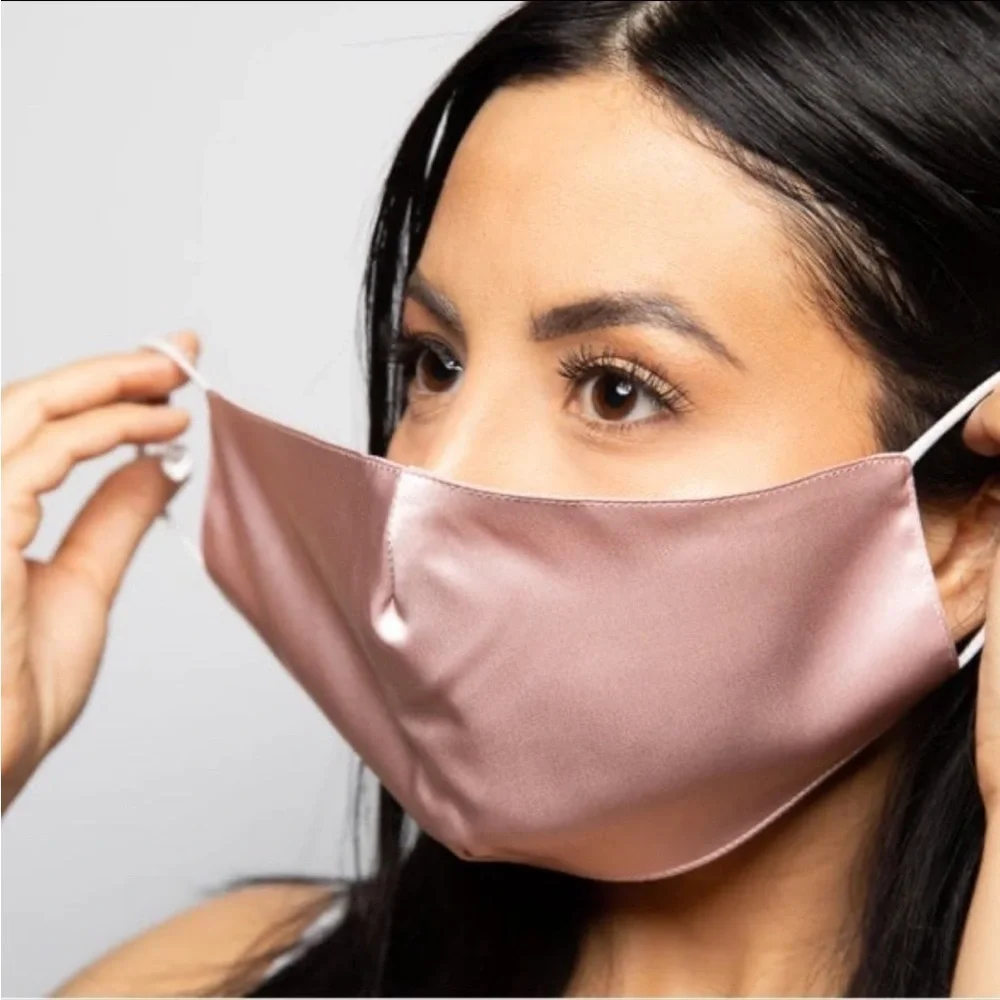 NWT Blissy Adjustable 100% Mulberry Silk Personal Face Mask Light Pink